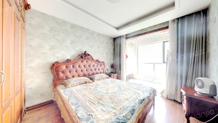 钻石商圈南北通透两居室高楼层采光无遮挡-卧室A