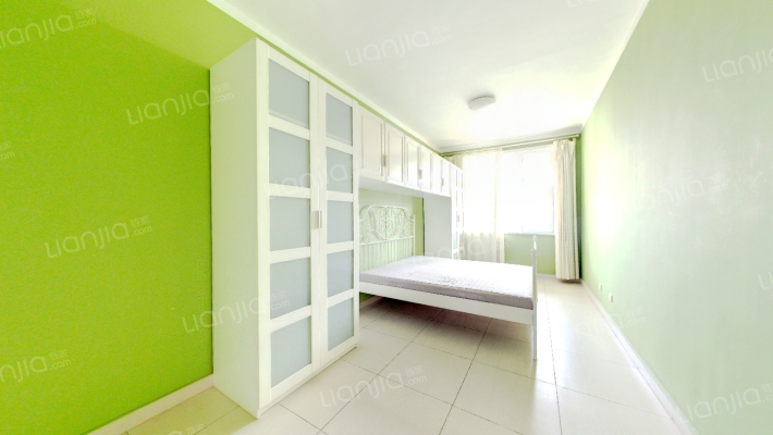 燕赵花园，南北通透大三居，直接看花园，中间楼层-卧室B