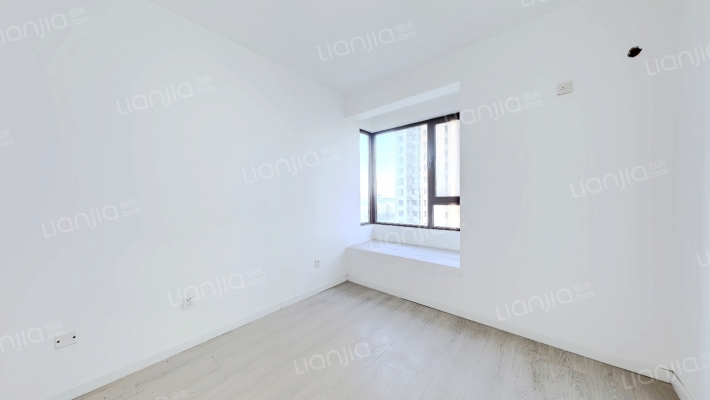 出售 天伦湾一期 南向 经典小两居-卧室B