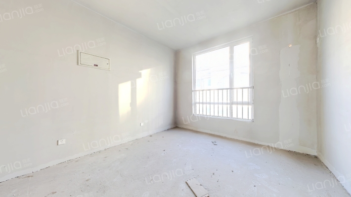 幸福嘉园叠拼别墅  有电梯，带阁楼露台、车位、地下室-餐厅