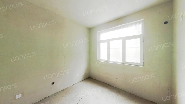 此房为 毛坯房，小平米，下越户型，适合居住。-卧室