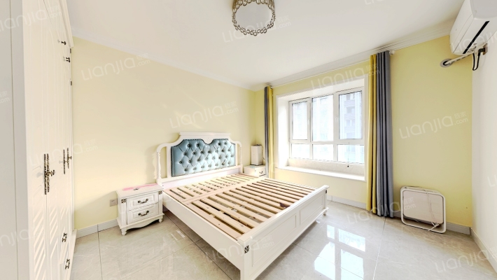 精装修 东户 高楼层 南北通透 带家具家电 看房方便-卧室C