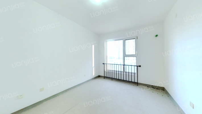 房本满二，南北通透三居，看房方便，交通便利-卧室C