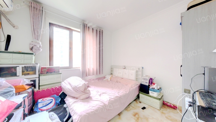 此房满两年，精装修，双卫，中间楼层，视野好-卧室B