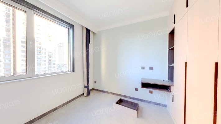 房子精装修，保养的很好，南北通透采光好-卧室B