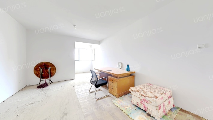 七十年大产权   南北两居  毛坯...-客厅