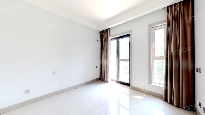 狮子城 南入户别墅 阳光房都已经封好 价格可谈-卧室E