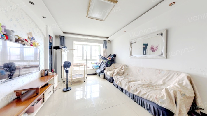 出售华泰豪庭小区，集中供暖，环境优美二居室。-客厅