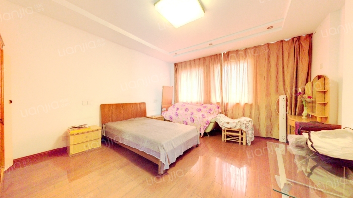 自住装修，得房率高，大面积舒适改善型-卧室D