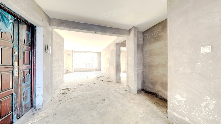 七十年大产权   集中供暖   三居-客厅