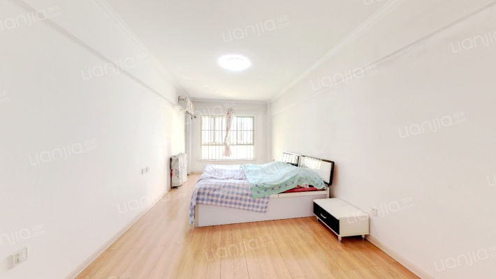 838沿线，精装修三居，中间楼层。房本满五税费低-卧室C