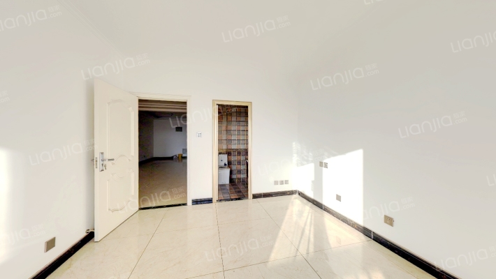 房主诚心出售凯旋门精装修3居两卫，拎包入住，，-卧室C