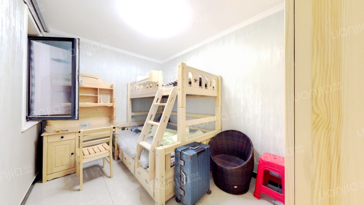 自住装修 中层 满二 带家具家电 视野采光好-卧室A