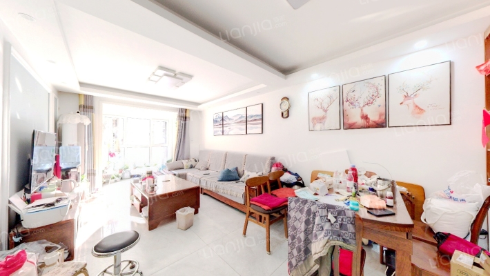 房子是精装修，房本満二，带车位，采光也还行。-客厅