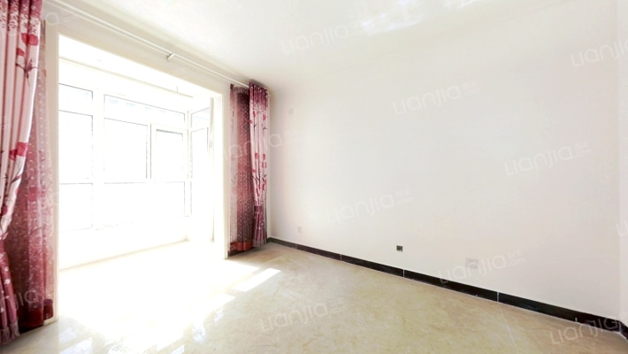 业主诚意卖  价格可谈 房本满五唯一税费低  随时看房-卧室A