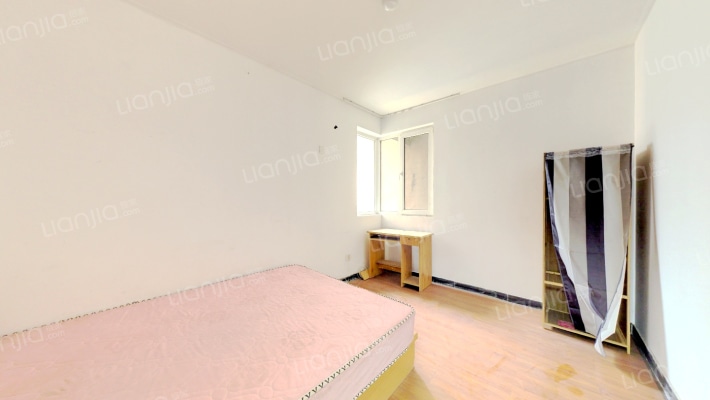 中高楼层，全天采光，房本满二 随时看房，自住装修-卧室B