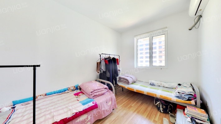 双语,大三居,横厅,带车位，一梯两户，东边户-卧室A