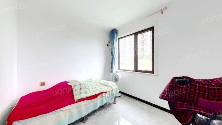 天伦湾小区，集中供暖，环境优美三居室。-卧室C