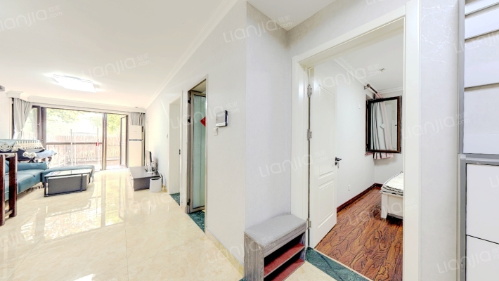 一层带花园，全阳小三居，精装修，采光好-客厅