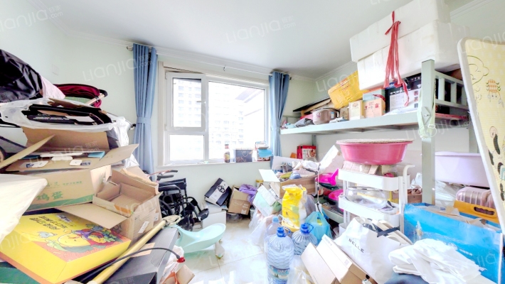 通透三居室 房本满二  有装修 带车位和地下室-卧室B