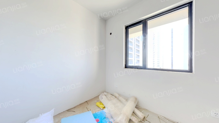 全明格局 集中供暖 一梯两户 得房率高 没有浪费空间-书房