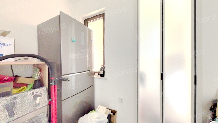 涿州东站鸿坤理想湾，步行800米到高铁站，全阳大两居-餐厅