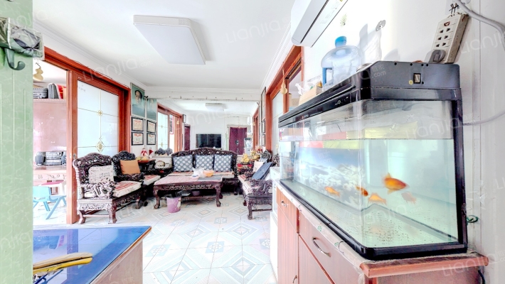 开发区南北通透三居室户型方正大社区集中供暖-客厅