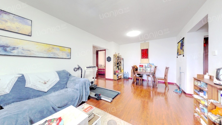 房子本唯一朝南两居中间楼层，户型 方正没有浪费空间-客厅