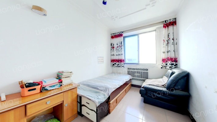 出售金正小区开发区集中供暖三居室-卧室A