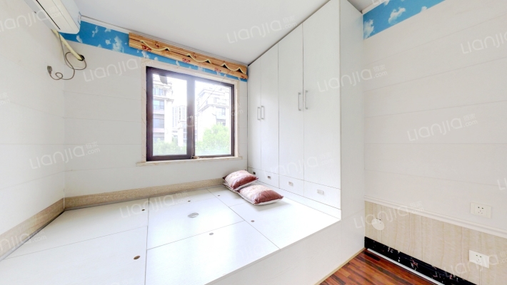 精装洋房  一梯一户大三居  双明卫 房本满二  急售-卧室B