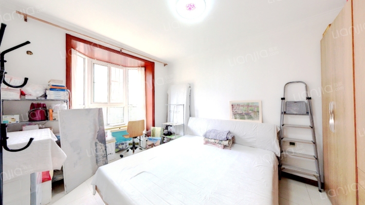 德信公园南侧，板楼大社区，名流枫景洋房三居室-卧室A