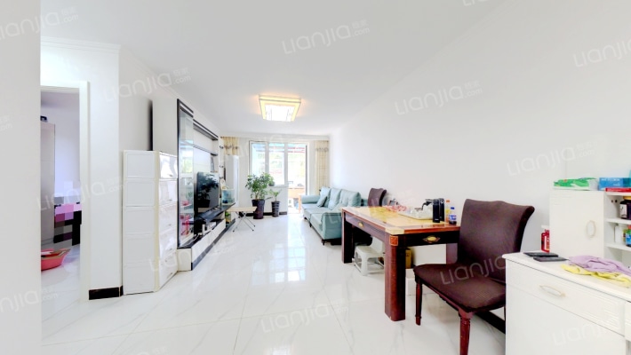 全款房，一层带小院儿 ，2014年次新房-客厅