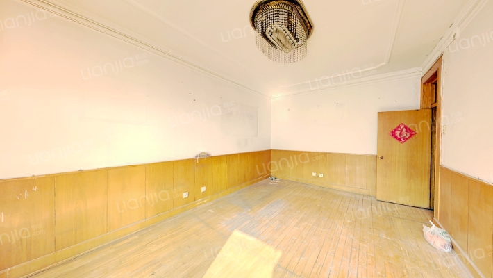 南关户口，四中，老城区，生活方便，中间楼层-客厅