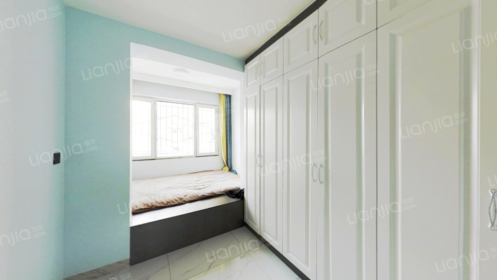 玖惠小区  2012年修建   地暖 精装低楼层 可按揭-卧室C