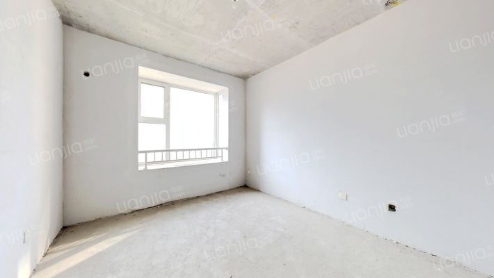 出售 香邑溪谷南向两居  楼层好 采光好 满二-卧室B