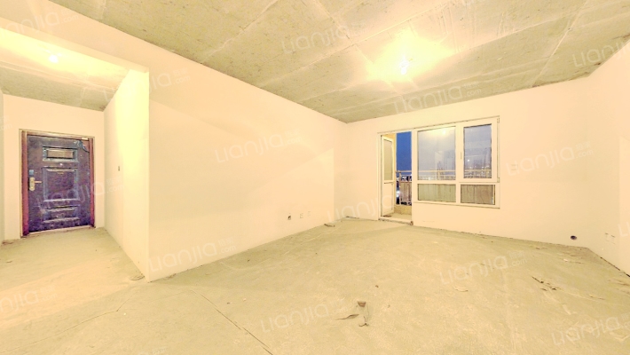 中间楼层无遮挡，毛坯任意装，有车位-客厅