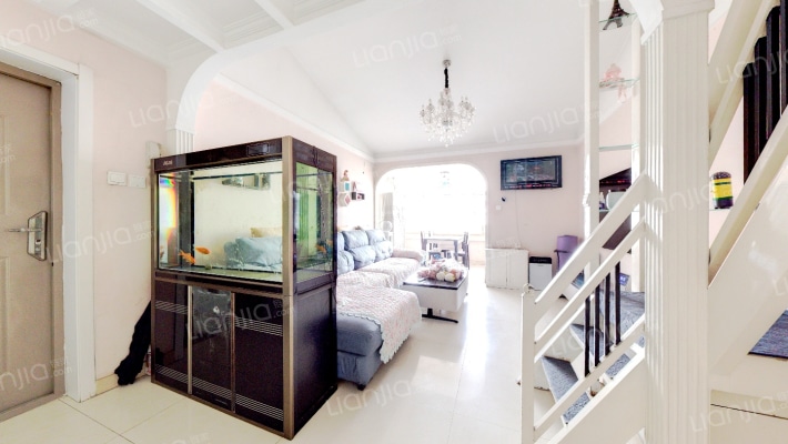 德信公园，南北通透，中医院，两居-客厅