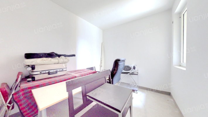 近小门 出入方便 朝南2居 满五 03户 视野好-卧室A