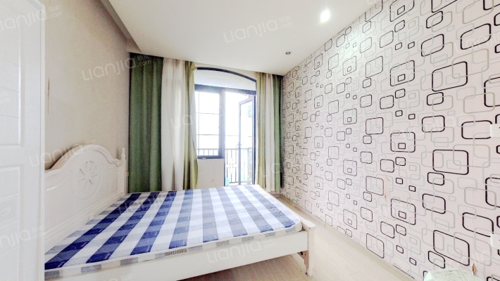 庆隆南山高尔夫装修小户型，别墅区的小高层-卧室