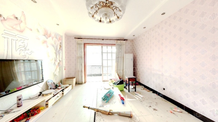 楼额层好，采光充足，视野开阔，南北通透-客厅