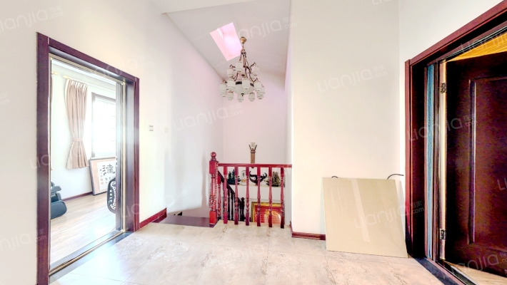 钻石广场旁占地两亩独栋别墅出售-客厅D