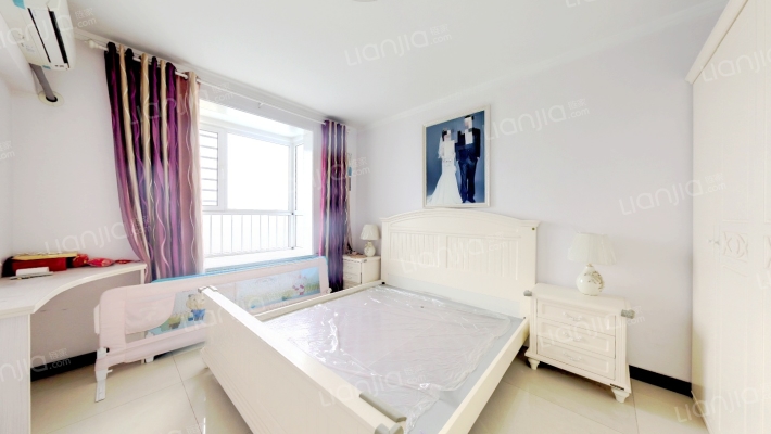 精装南北通透三室双卫，视野宽阔，中间层全天采光-卧室A