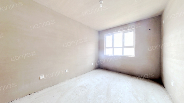 房子为全阳两居，中间楼层 全天采光 视野开阔-卧室B