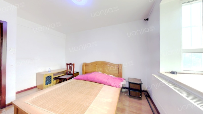 集中供暖  物探家属院  通透三居室  停车免费-卧室A