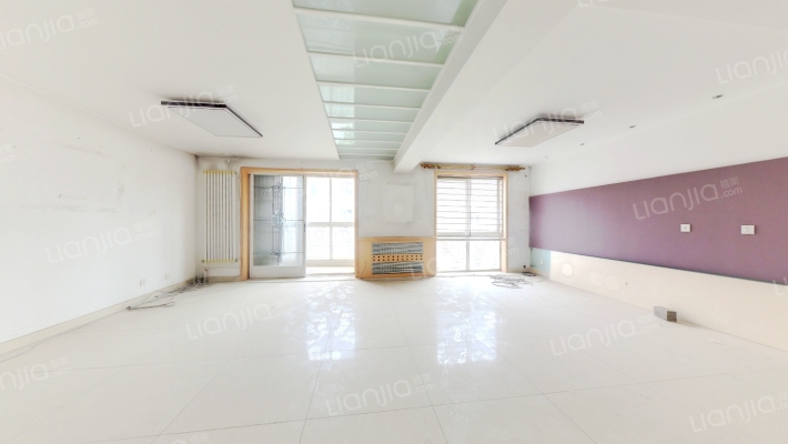 满二，精装50多万，20多平的阁楼也装修了，价格可议-客厅A