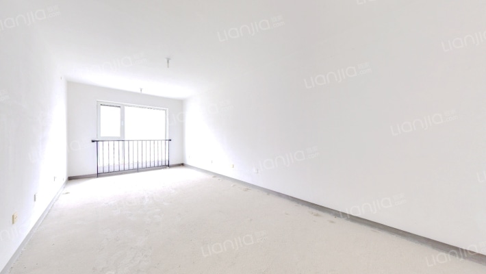 毛坯全天采光，随时可看，前面是街心公园，-客厅