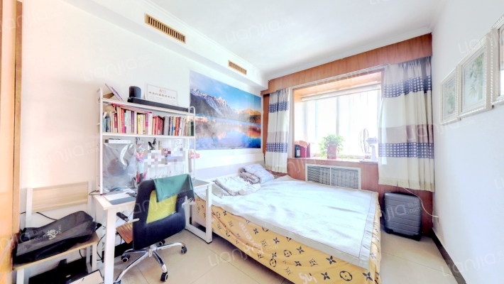 华阳公寓 中间好楼层 价格可议 南北通透格局-卧室B