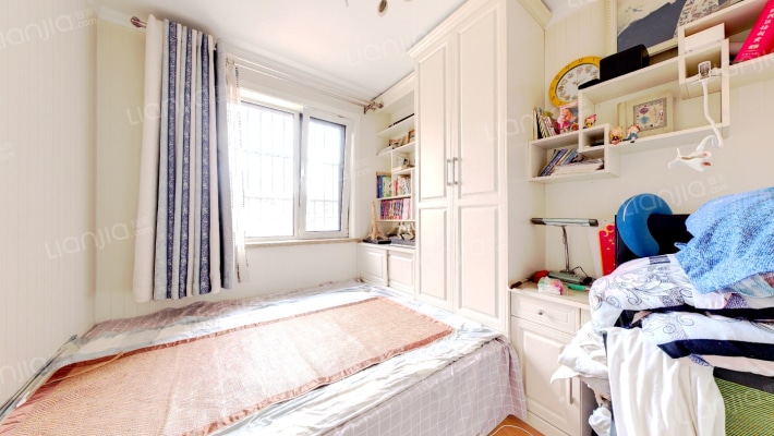 精装修，南北通透三居室，采光无遮挡 人车分流小区-卧室C