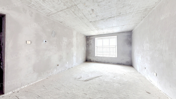 电梯洋房，一梯两户，公摊小，满五年税费少-客厅