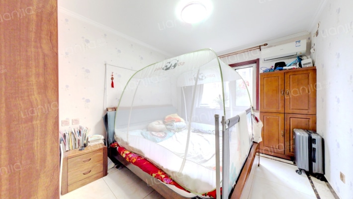 带30平米露台  南北通透精装三居-卧室C